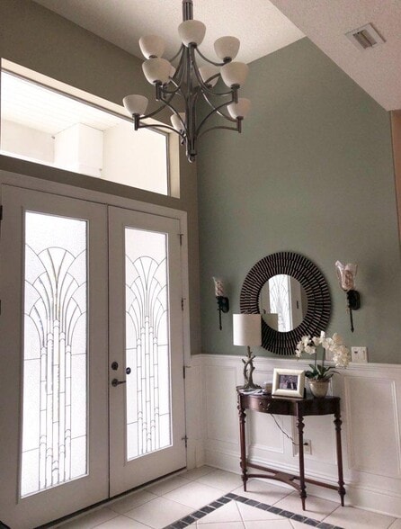 Entry foyer - 13865 Deer Chase Pl