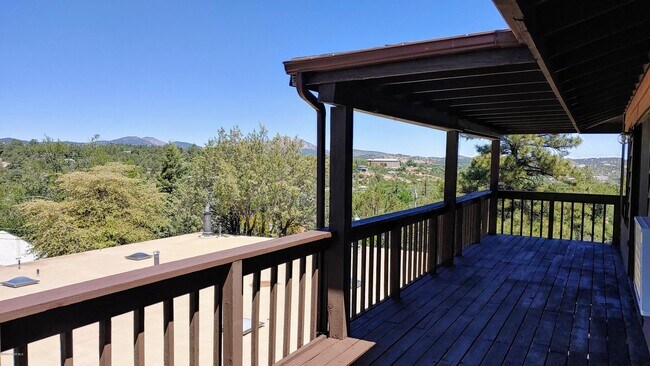 Building Photo - 1015 Fair St