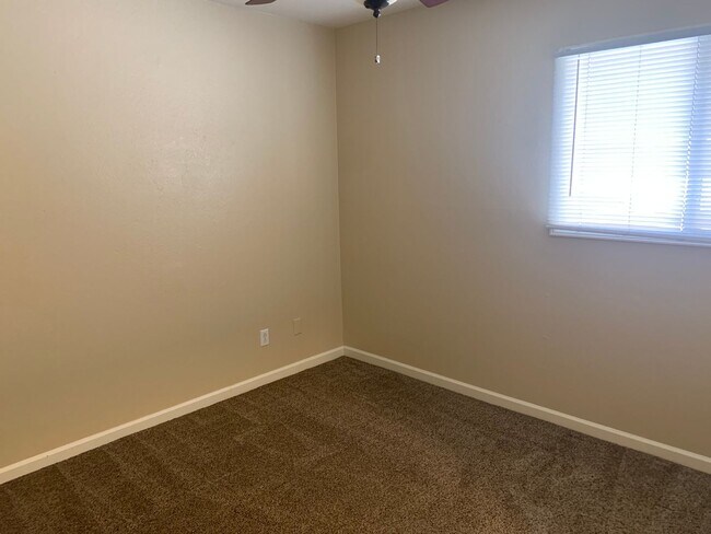 Building Photo - Great 3 bedroom 2 bath home