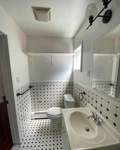 Building Photo - 10 Tollgate Ct