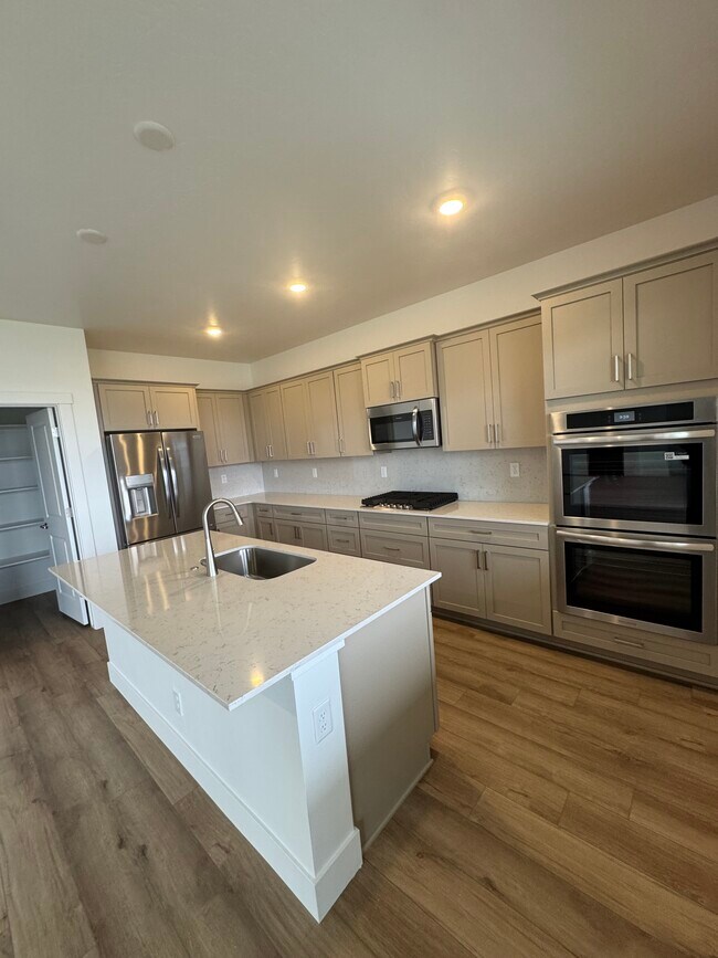 Building Photo - 6893 N Isaiah Ave