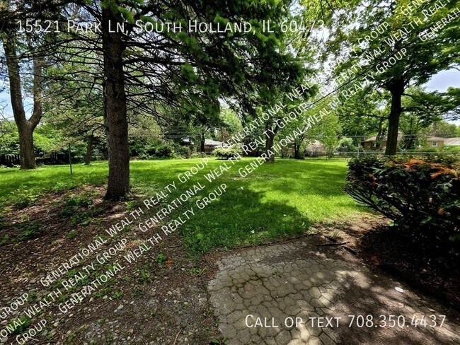 Building Photo - 15521 Park Ln