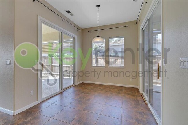 Building Photo - 9448 Syrah Ct