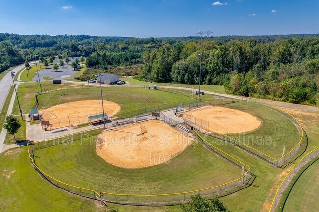 Building Photo - 7545 Hartsfield Dr