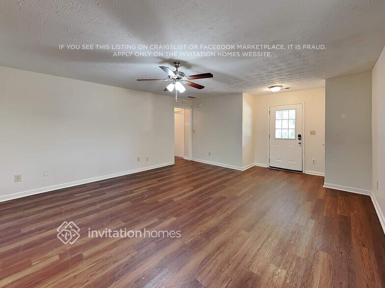 Building Photo - 403 Cindy Dr SE