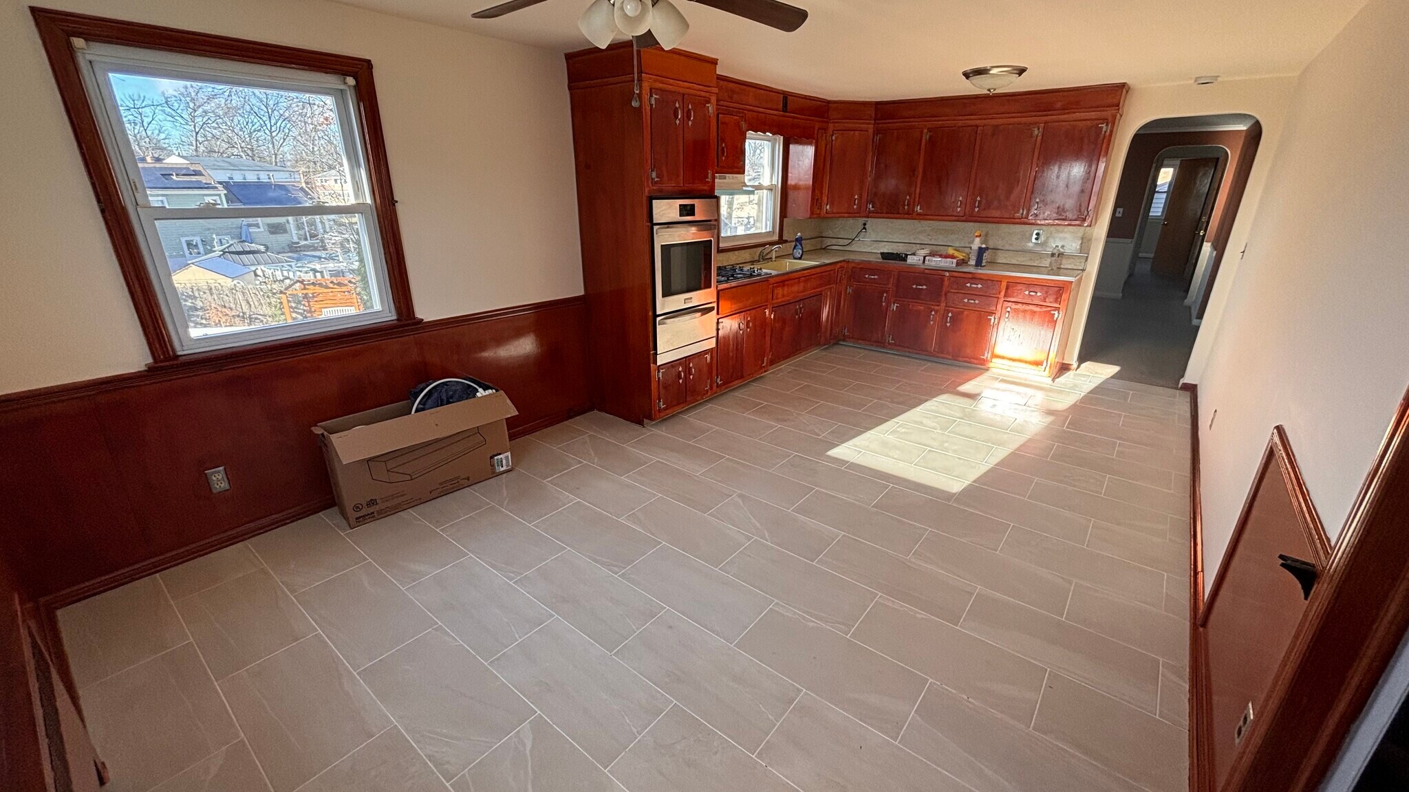 Kitchen - 870 Louisa St