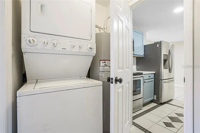 Building Photo - 6817 Larmon St