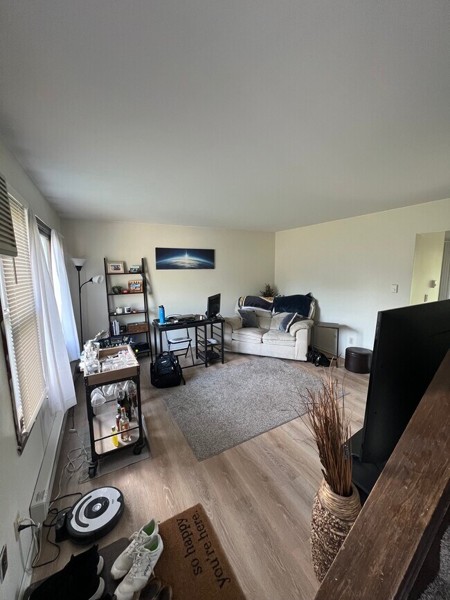 Building Photo - 775 Gerten Ave