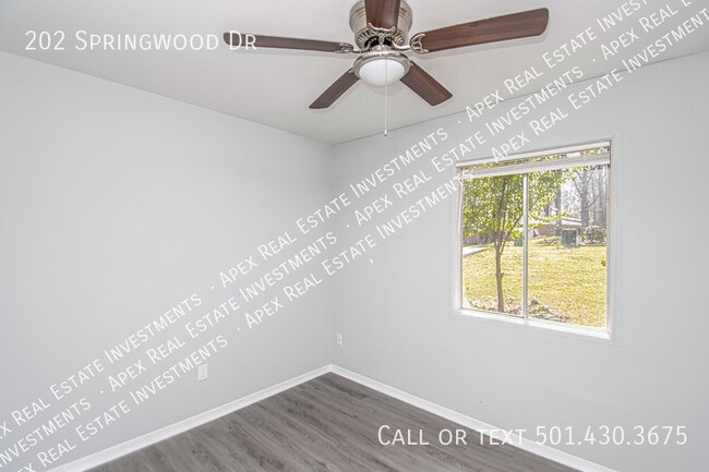 Building Photo - 202 Springwood Dr