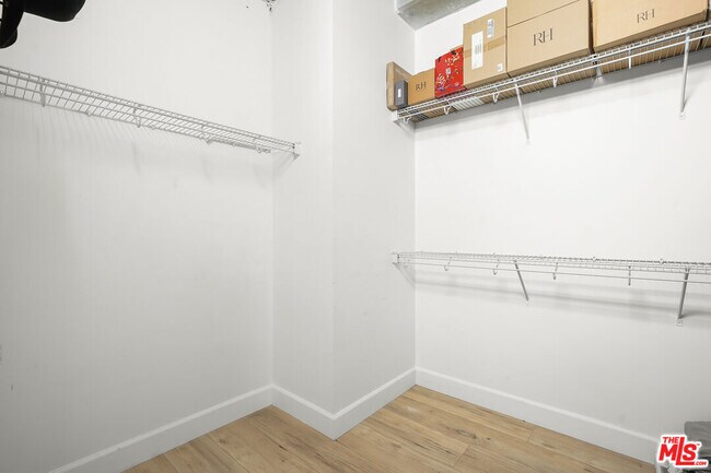 Building Photo - 1100 S Grand Ave