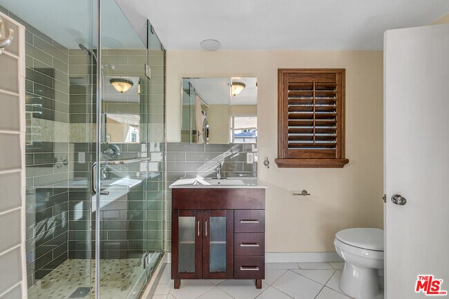 Building Photo - 6701 Blewett Ave