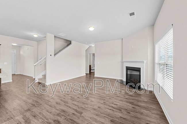 Building Photo - 5033 Vine Ln