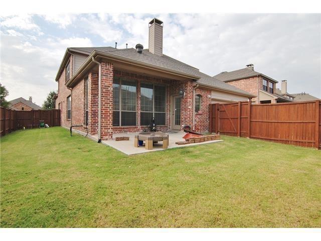 Building Photo - 6072 Wallis Dr