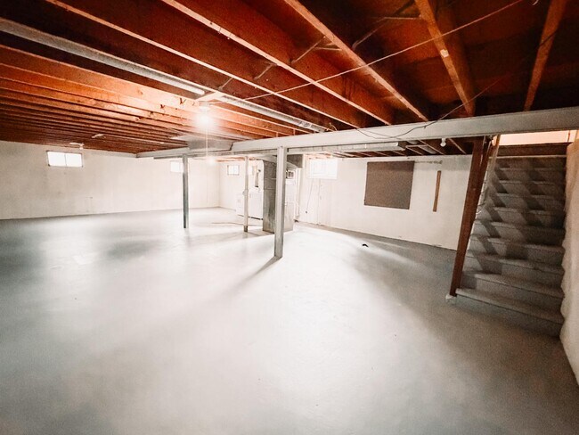 Building Photo - 10229 Edgefield Dr