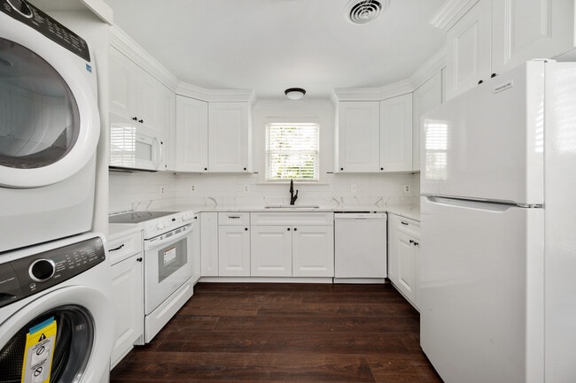 Upper Unit Kitchen - 819 Weedon St