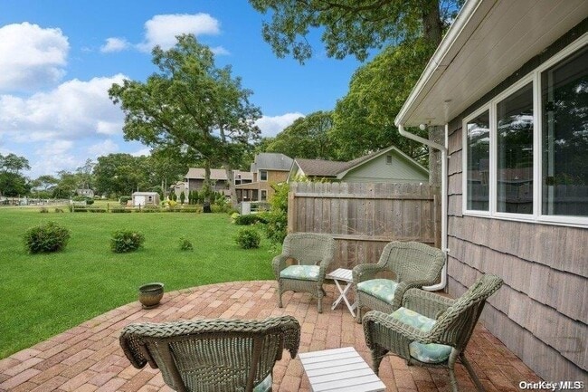 Building Photo - 5 Leafy Way