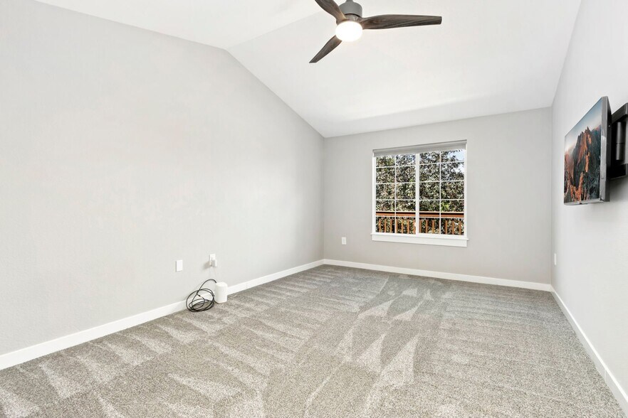 Building Photo - 3002 W Elizabeth St