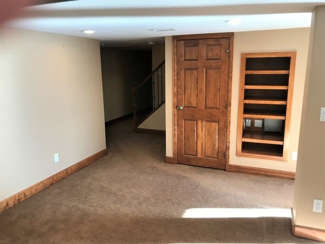 Building Photo - Lovely Basement Apartment in Highlands Ranch