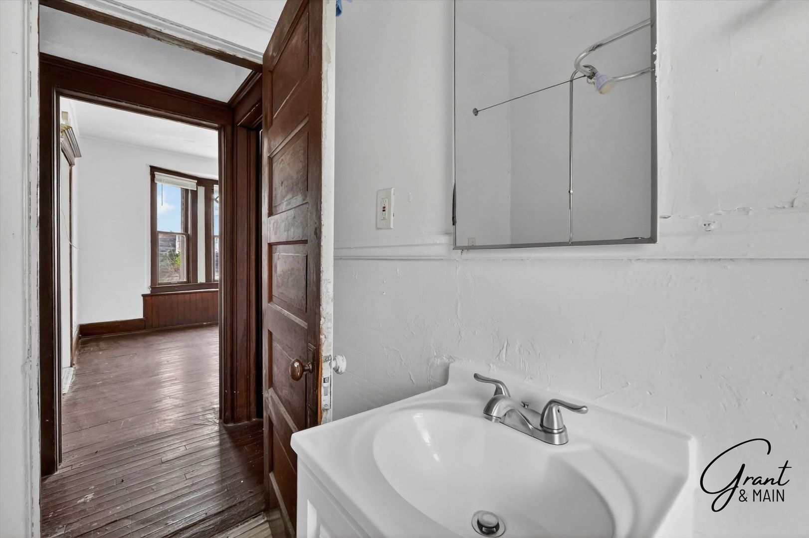 Building Photo - 127/129 W. Buena Vista - AIS-HASE LLC