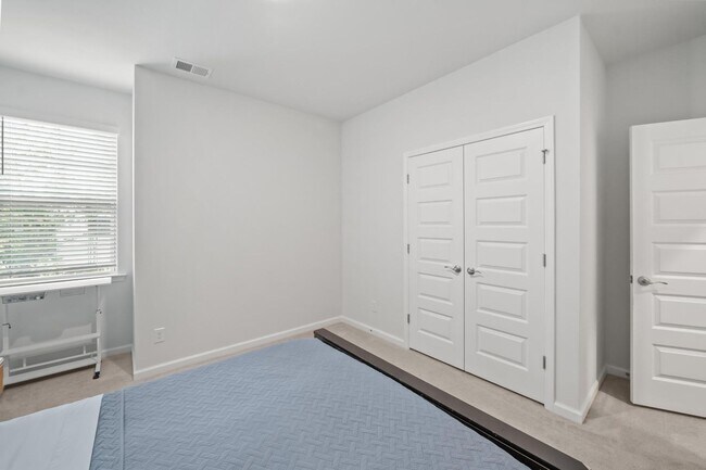 Building Photo - 182 Holloway Hl