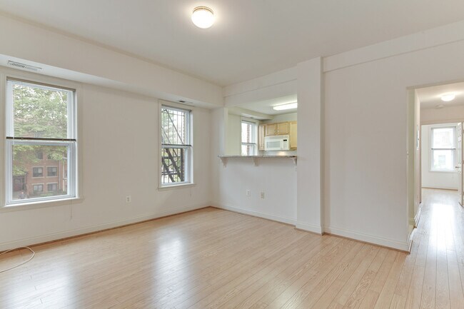 Building Photo - 1340 Fairmont St NW