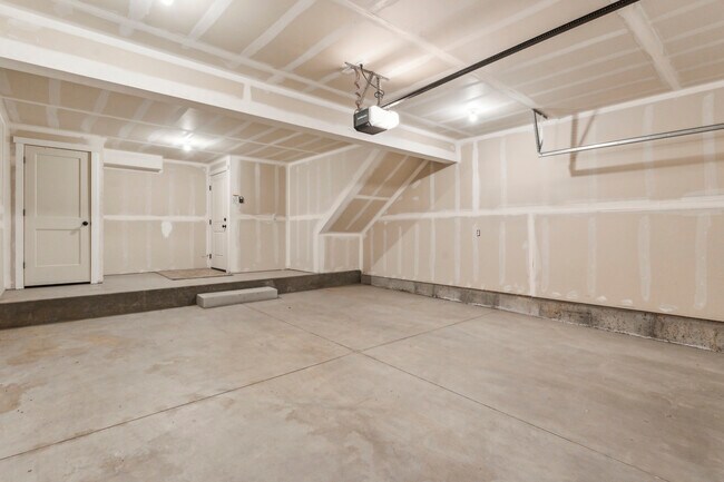 Building Photo - 635 40th St