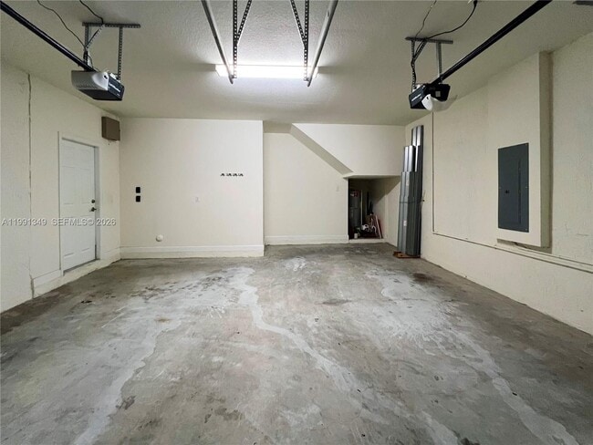 Building Photo - 422 SE 34th Terrace