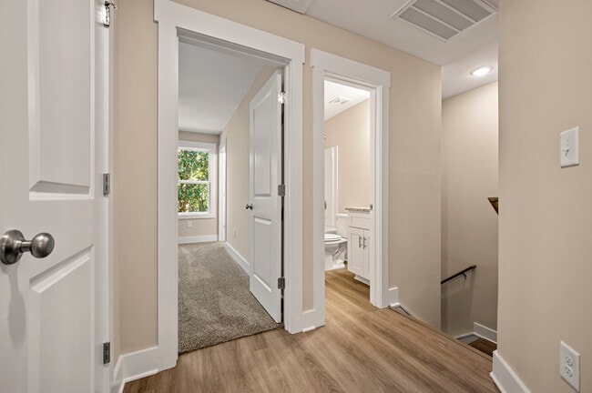 Building Photo - 143 Luckado St