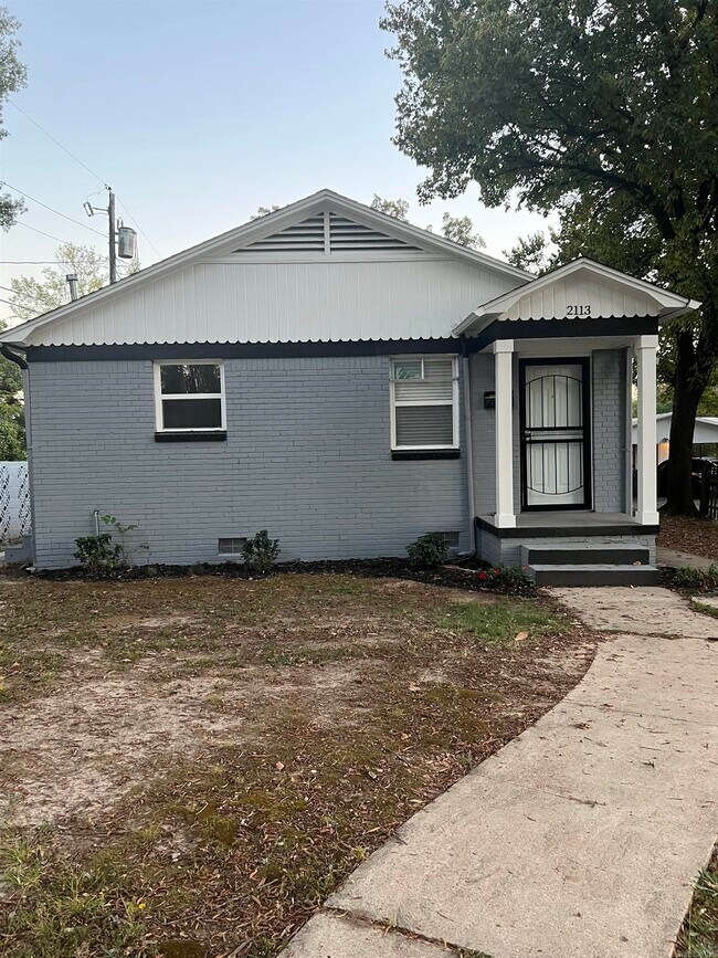 Primary Photo - 2113 W 19th St