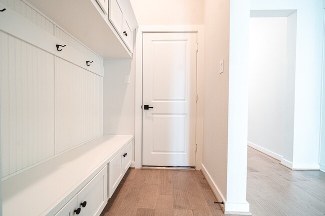 Building Photo - 24819 Yellow Spruce Cir