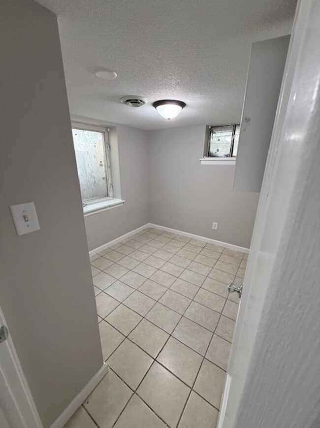 Building Photo - Italian Estates Property Management