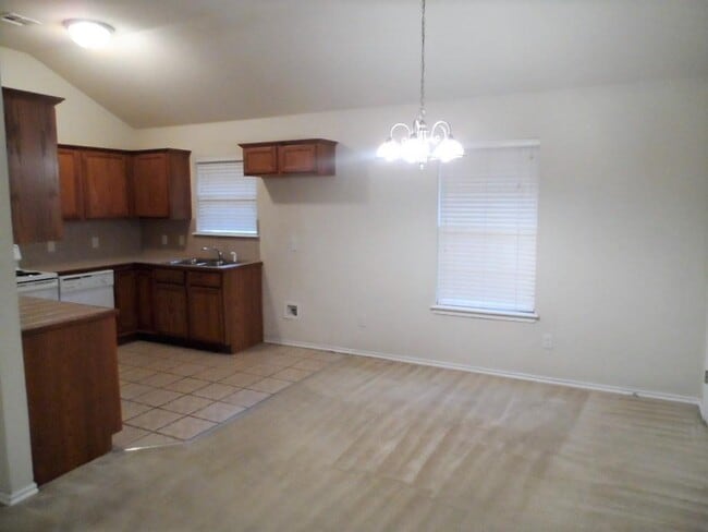 Building Photo - 3613 Ellis Ave