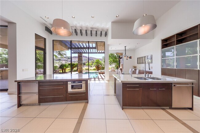 Building Photo - 1501 Foothills Village Dr