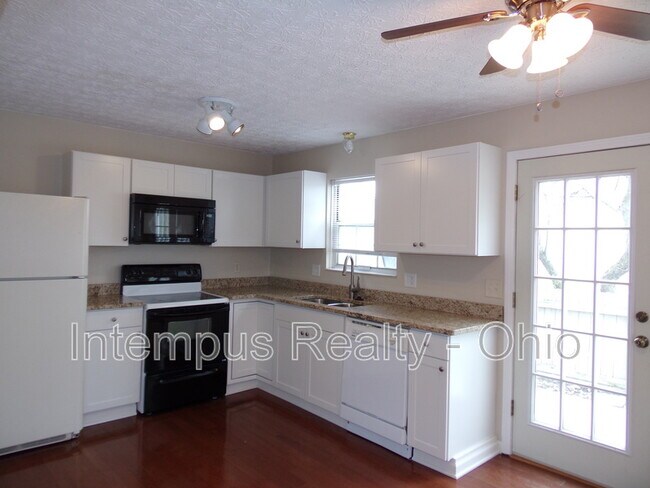 Building Photo - 7839 Meadowhaven Blvd