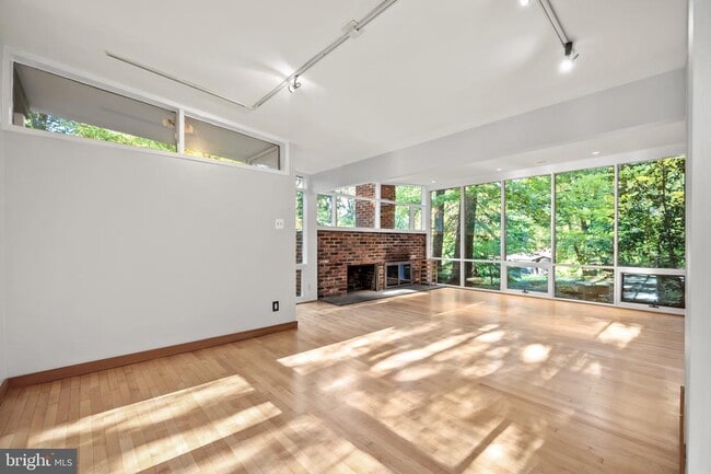 Building Photo - 2227 Glasgow Rd