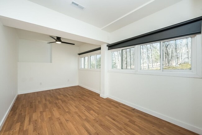 Building Photo - 20 Arrowhead Estates Ln
