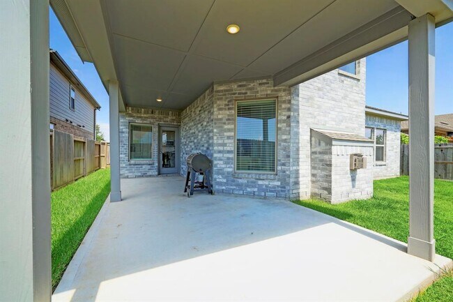 Building Photo - 8914 Milam Grove Dr