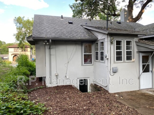 Building Photo - 3416 Girard Ave S
