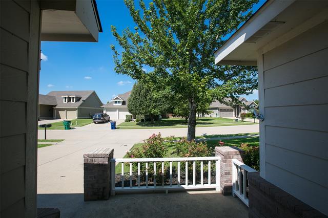 Building Photo - 809 Robbin Cir