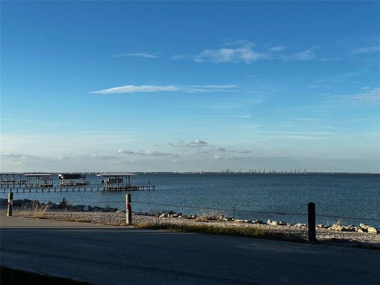 Building Photo - 4318 1st St