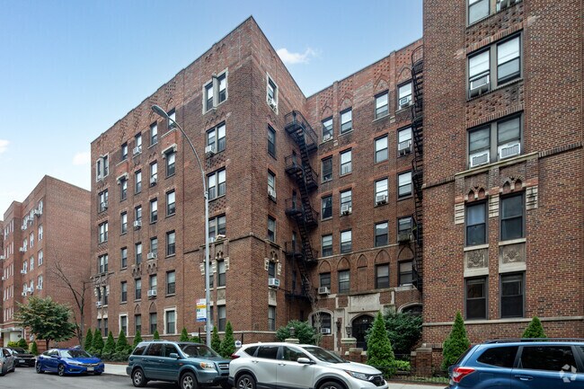 Building Photo - Windsor House