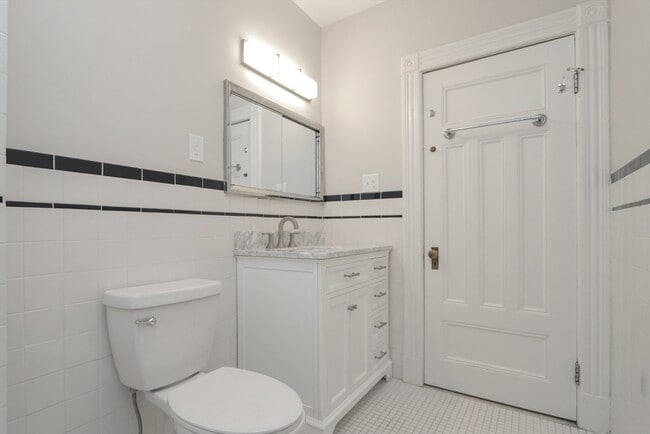 Building Photo - 61 Washington Rd