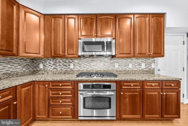 Building Photo - 2392 Brookmoor Ln