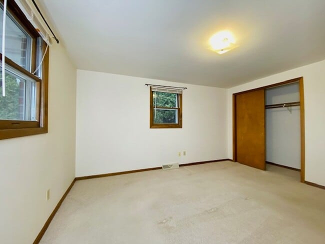 Building Photo - 3037 Humboldt Rd