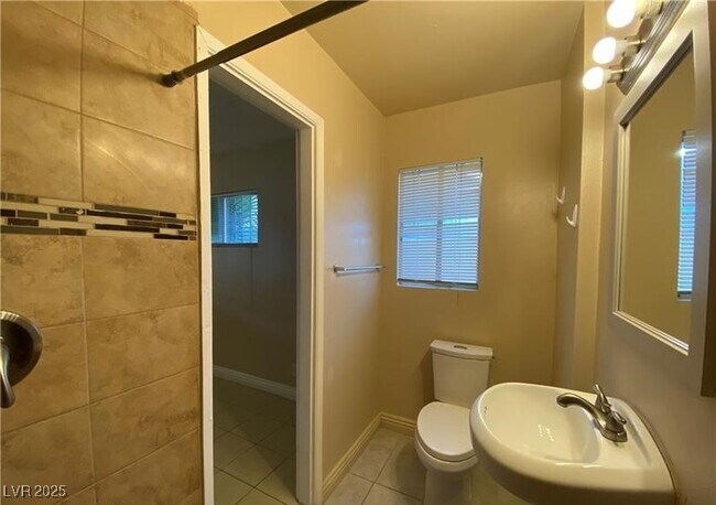 Building Photo - 2204 Isabelle Ave