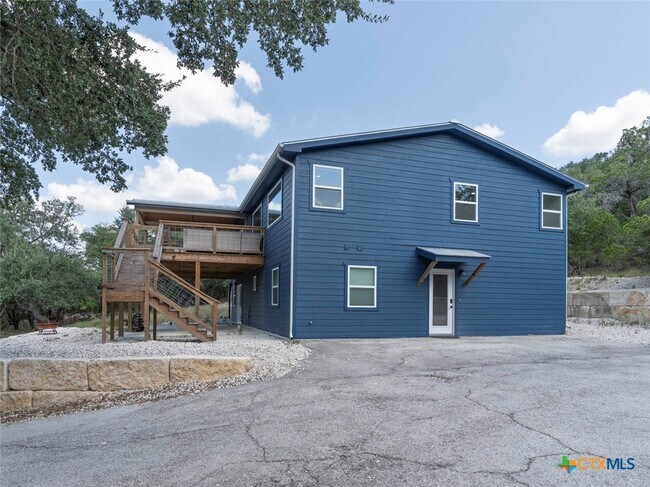 Building Photo - 268 White Oak Dr