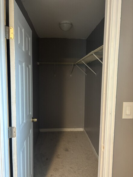 Building Photo - 559 Woodlawn Ave NW