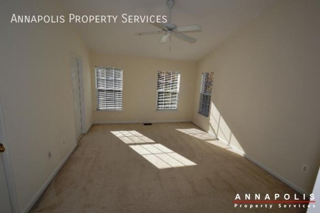 Building Photo - 2123 Hideaway Ct