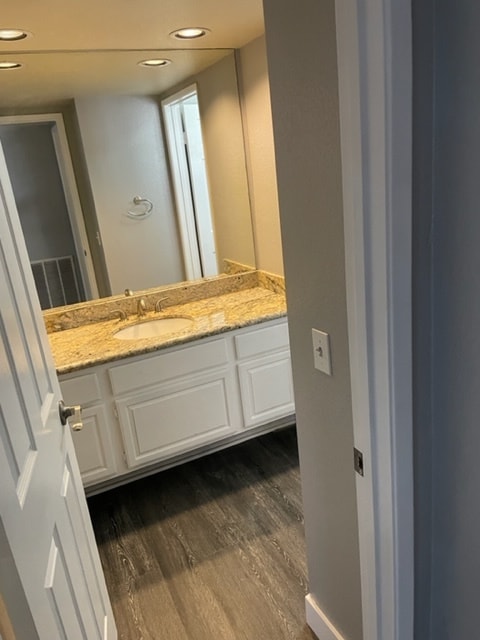 Building Photo - 6250 Sunny Meadow Ln