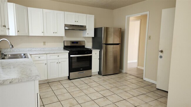 Building Photo - 4415 Groton Dr